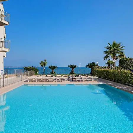 Residenza Miralago By Wonderful Italy 2* 데센자노델가르다
