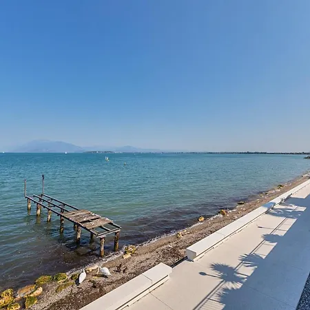 Residenza Miralago By Wonderful Italy 2* 데센자노델가르다