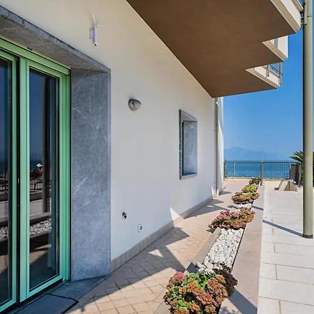 아파트호텔 Residenza Miralago By Wonderful Italy 2*