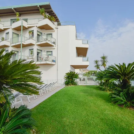 Residenza Miralago By Wonderful Italy 아파트호텔 데센자노델가르다