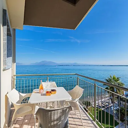 Aparthotel Residenza Miralago By Wonderful Italy 2*